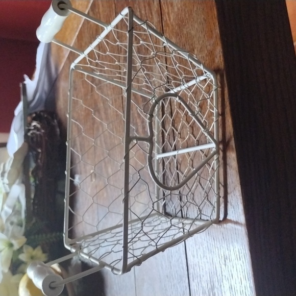 4@30.00 or 22.00 Home Decor/Wire Baskets - Picture 3 of 16